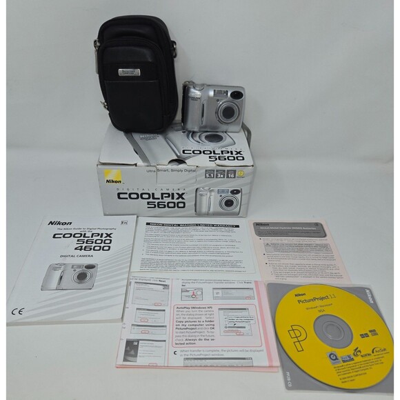 Nikon Coolpix 5600 5.1MP Digital Camera 3x Optic E5600 Original Box Manual Case - Picture 1 of 16